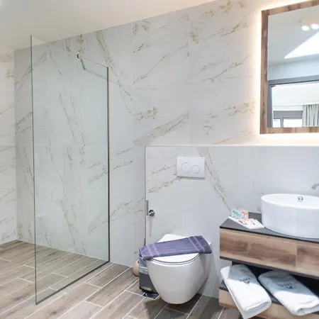Anny's Residences &